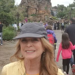 Meet your Posher, Ellen